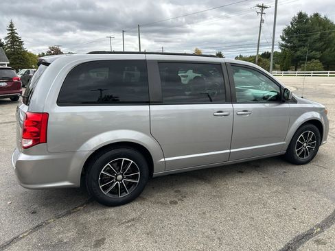 Used 2019 Dodge Grand Caravan GT FWD image 4