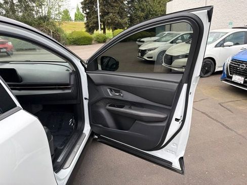 Used 2023 Nissan Ariya AWD image 14