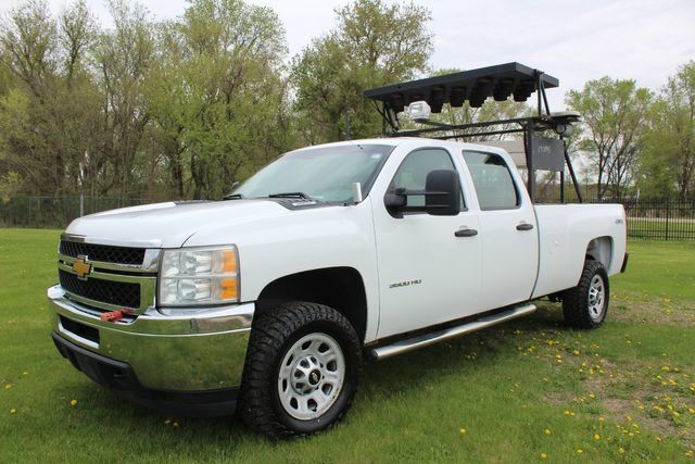 Used 2014 Chevrolet Silverado 3500 W/T AWD/4WD image 2