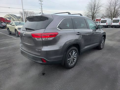 Used 2019 Toyota Highlander SE image 5