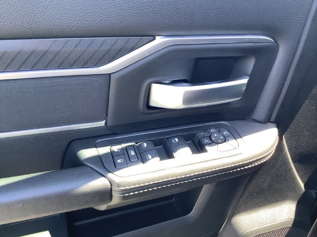 Used 2025 RAM 2500 Big Horn AWD/4WD image 10