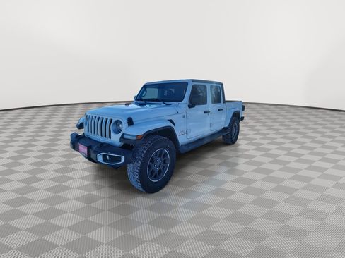 Used 2020 Jeep Gladiator Overland image 4