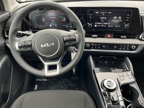 New 2025 Kia Sportage LX image 15