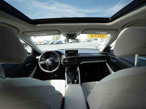 Used 2024 Honda Accord EX image 19