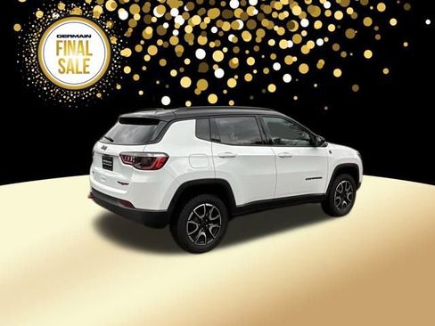 Used 2025 Jeep Compass Trailhawk image 6