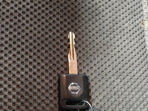 Used 2016 Nissan Frontier SV image 32