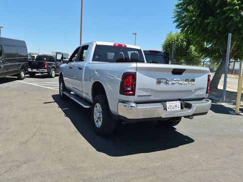 Used 2026 RAM 2500 Big Horn AWD/4WD image 8