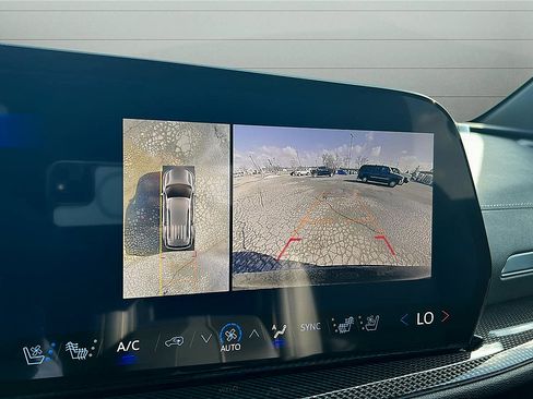 New 2026 Chevrolet Traverse High Country FWD image 19