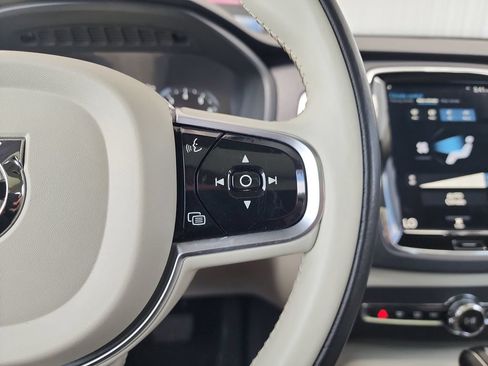 Used 2020 Volvo XC90 T5 Momentum w/ Protection Package Premier FWD image 23