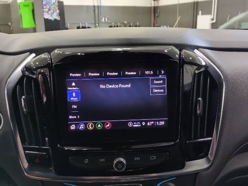 Used 2023 Chevrolet Traverse RS AWD/4WD image 9