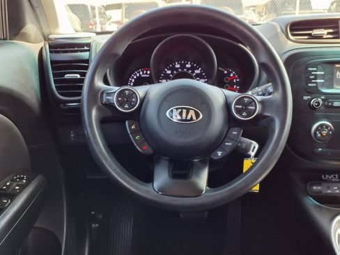 Used 2015 Kia Soul FWD image 13
