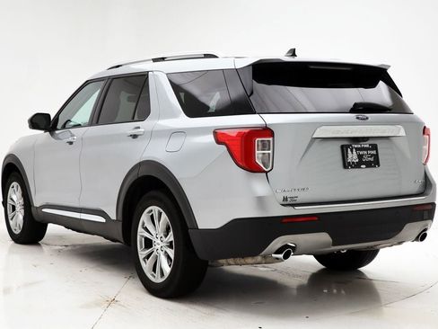 Used 2023 Ford Explorer Limited image 7