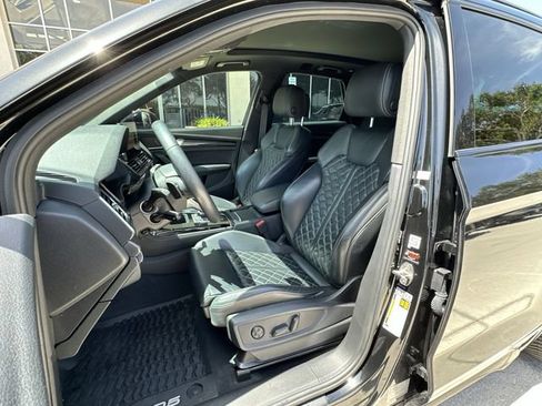 Used 2023 Audi SQ5 Prestige AWD/4WD image 19