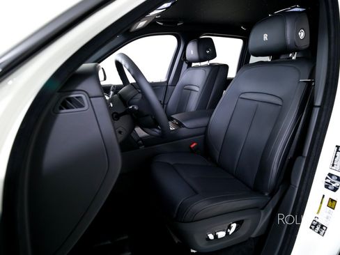Used 2026 Rolls-Royce Cullinan AWD/4WD image 13