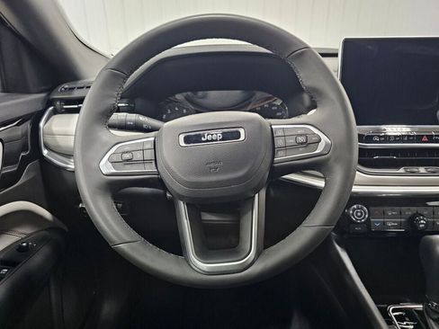 Used 2024 Jeep Compass Limited image 10