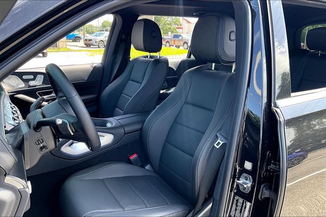 Used 2025 Mercedes-Benz GLS 450 4MATIC image 8