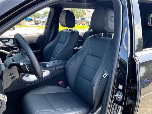 Used 2025 Mercedes-Benz GLS 450 4MATIC image 8