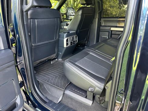 Used 2022 Ford F250 Lariat w/ Lariat Ultimate Package AWD/4WD image 16