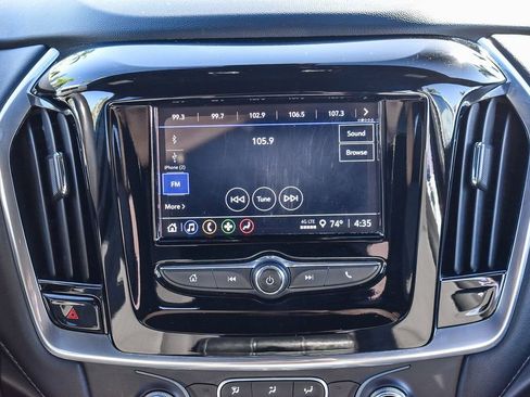 Used 2022 Chevrolet Traverse LT image 14