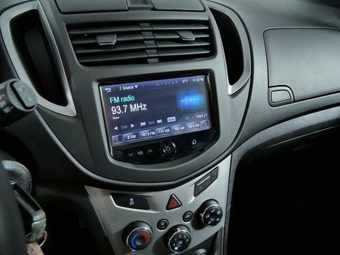 Used 2016 Chevrolet Trax LT w/ LT Sun and Sound Package AWD/4WD image 20