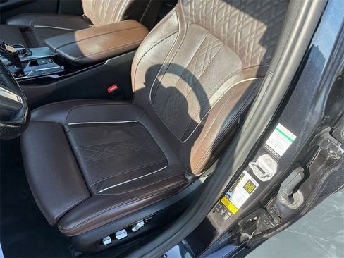 Used 2018 BMW M550i xDrive image 5