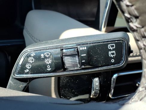Used 2023 Lincoln Nautilus Reserve AWD/4WD image 24