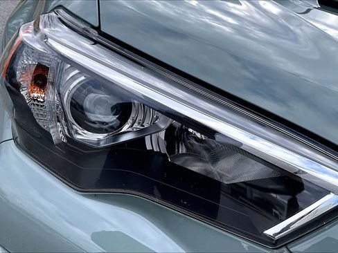 Used 2022 Toyota 4Runner TRD Sport w/ Technology Package image 25