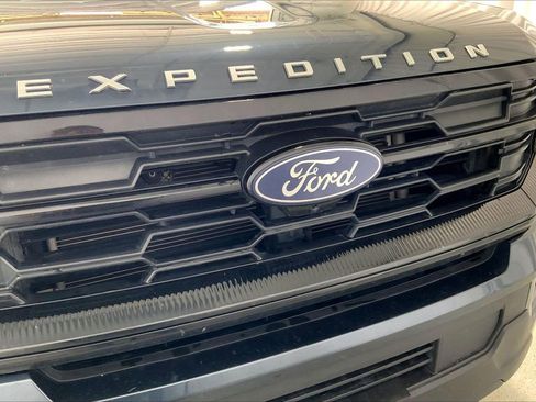 Used 2025 Ford Expedition Max Active RWD image 7