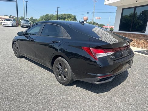 Used 2022 Hyundai Elantra SEL FWD image 6