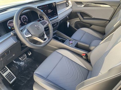 New 2026 Volkswagen Tiguan SE R-Line image 14