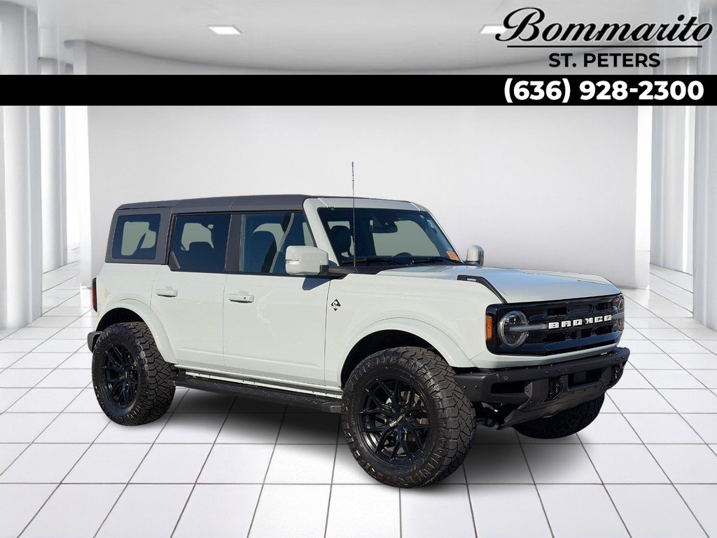 Used 2022 Ford Bronco Outer Banks AWD/4WD image 1