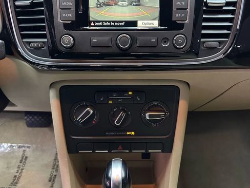 Used 2015 Volkswagen Beetle 1.8T image 22