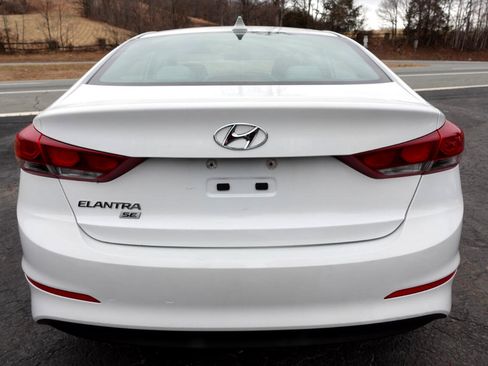 Used 2017 Hyundai Elantra SE image 6