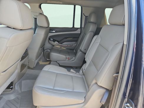 Used 2019 Chevrolet Suburban Premier AWD/4WD image 10