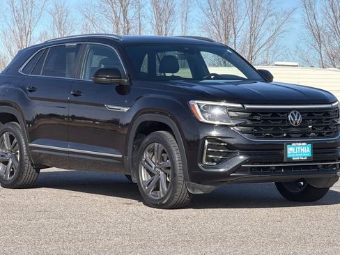 Used 2024 Volkswagen Atlas Cross Sport SEL R-Line image 9