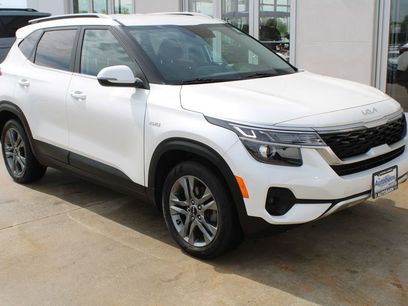 Used 2023 Kia Seltos S w/ Navigation Package