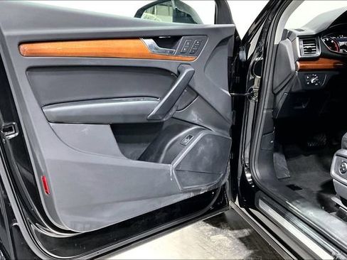 Certified 2023 Audi Q5 2.0T Premium w/ Convenience Package image 16