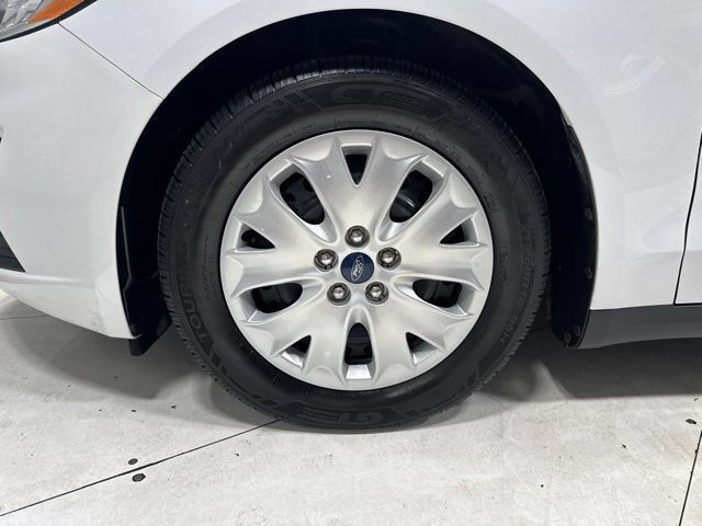 Used 2020 Ford Fusion S FWD image 5