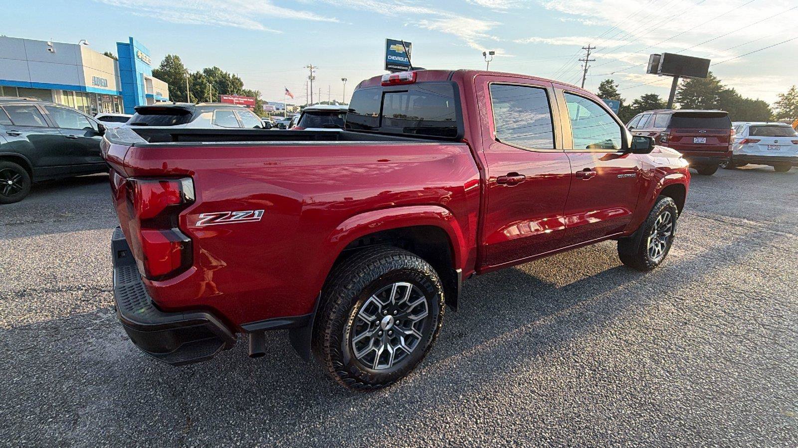 Used 2024 Chevrolet Colorado Z71 w/ Z71 Convenience Package 2 AWD/4WD image 7