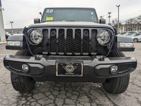 Used 2022 Jeep Gladiator Sport image 4