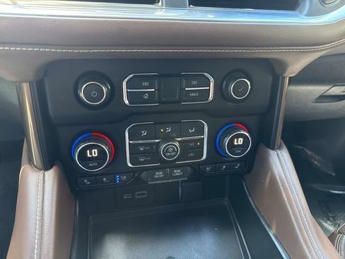 Used 2021 Chevrolet Suburban High Country w/ Premium Package AWD/4WD image 24