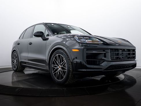 New 2026 Porsche Cayenne E-Hybrid AWD/4WD image 9