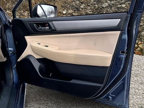 Used 2017 Subaru Legacy 2.5i Premium image 18