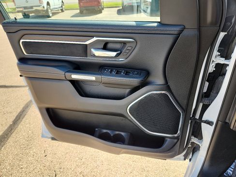 Used 2025 RAM 1500 Laramie image 12