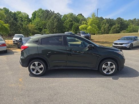 Used 2017 Honda HR-V EX image 5