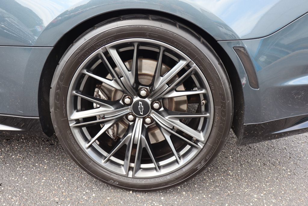 Used 2022 Chevrolet Camaro ZL1 RWD image 31
