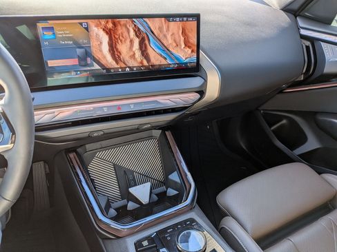 Used 2025 BMW X3 xDrive30i w/ Convenience Package image 21