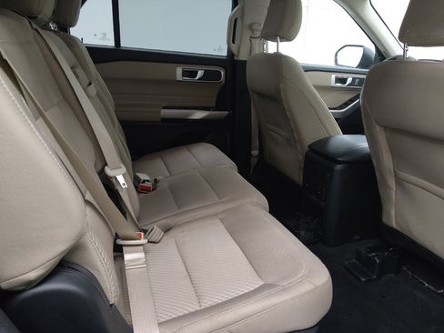 Used 2022 Ford Explorer XLT image 19