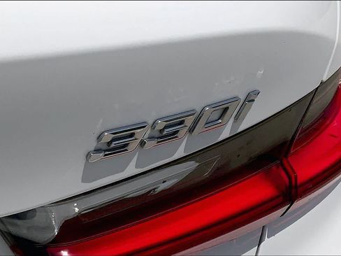 Used 2021 BMW 330i xDrive Sedan w/ M Sport Package AWD/4WD image 9