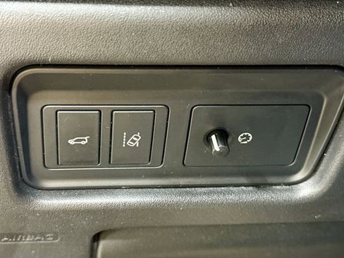 Used 2018 Land Rover Discovery Sport HSE image 12